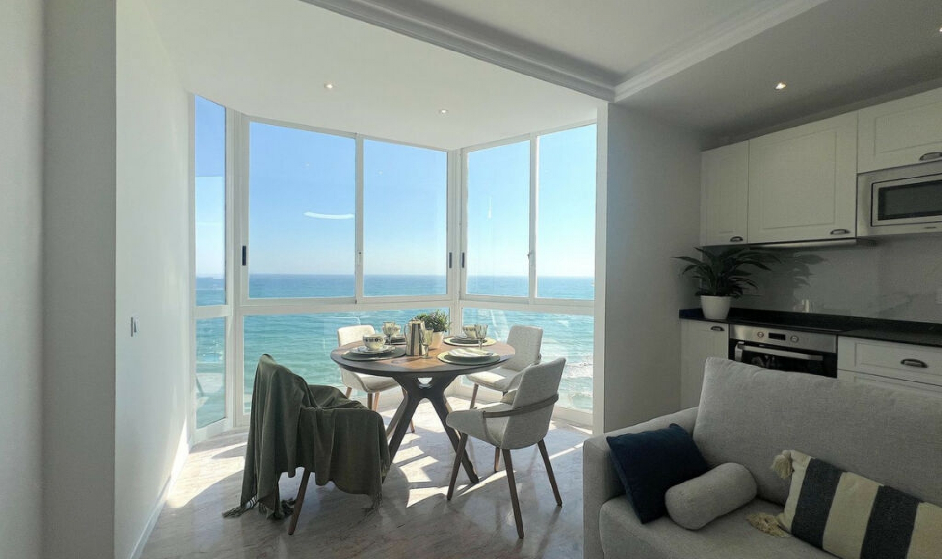 Resale - Apartment -
Calahonda