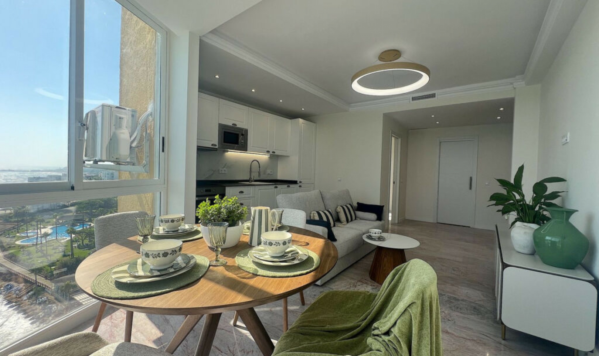 Resale - Apartment -
Calahonda