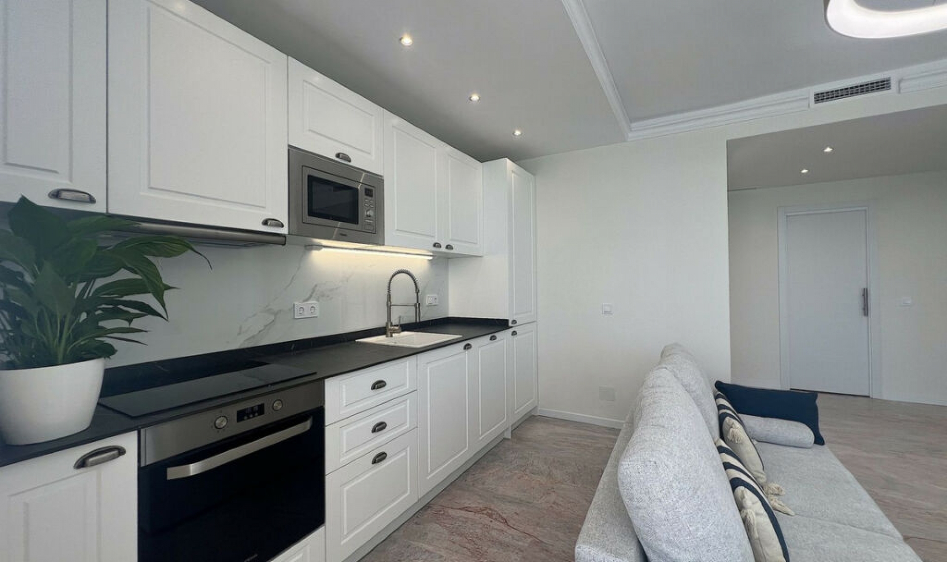 Resale - Apartment -
Calahonda