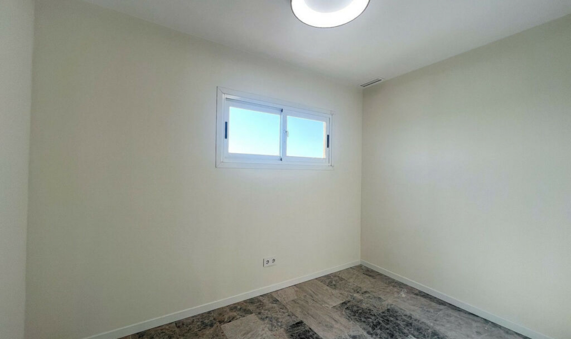 Resale - Apartment -
Calahonda