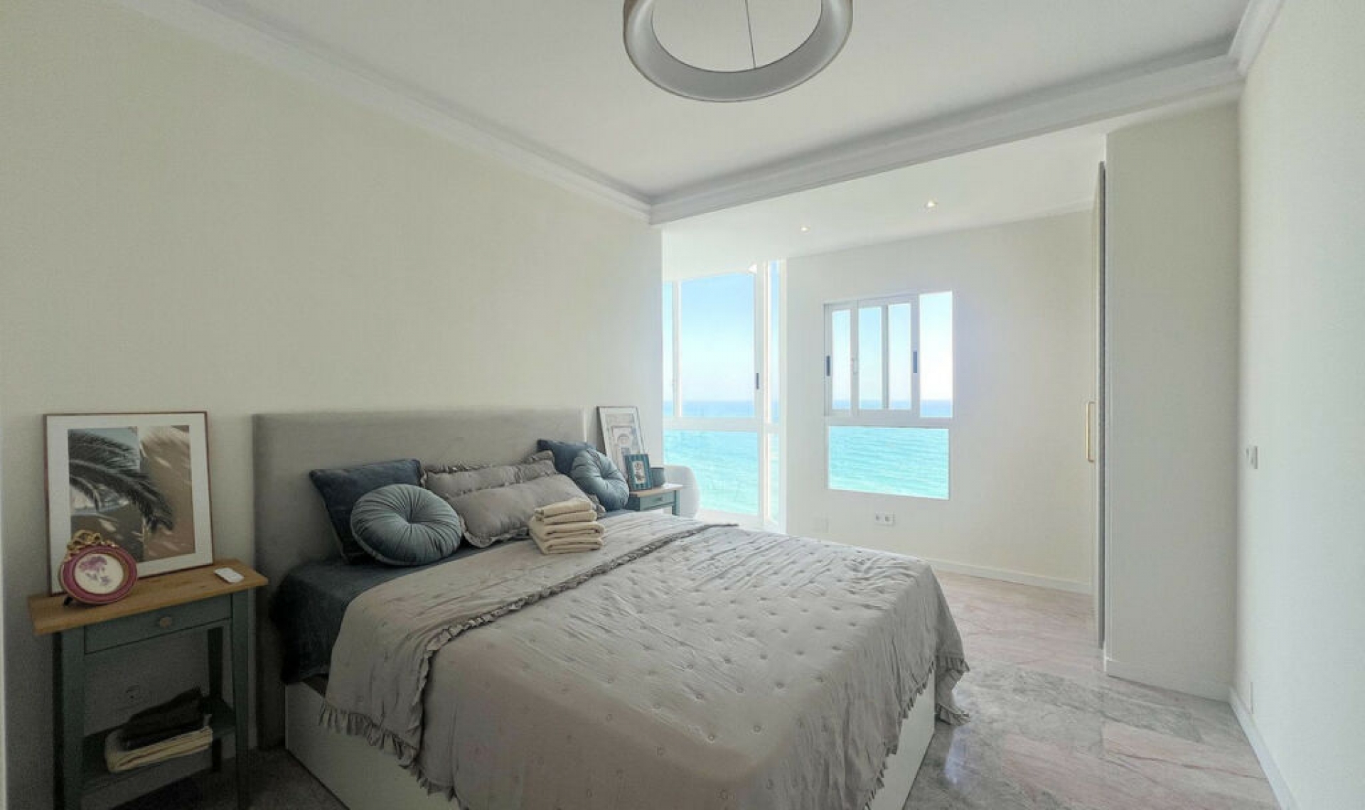 Resale - Apartment -
Calahonda