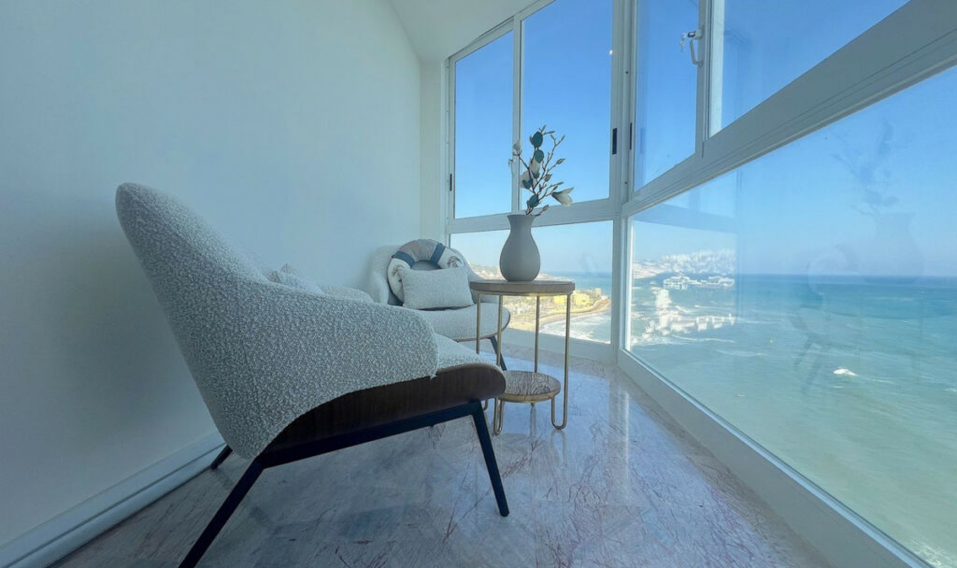 Resale - Apartment -
Calahonda