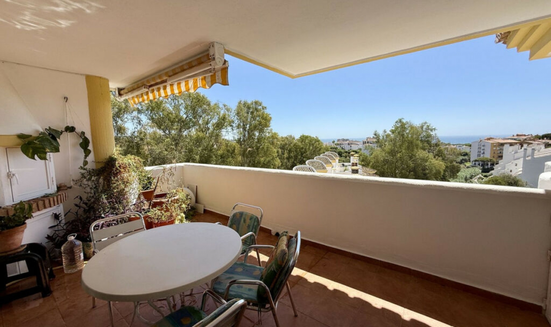 Resale - Apartment -
Calahonda