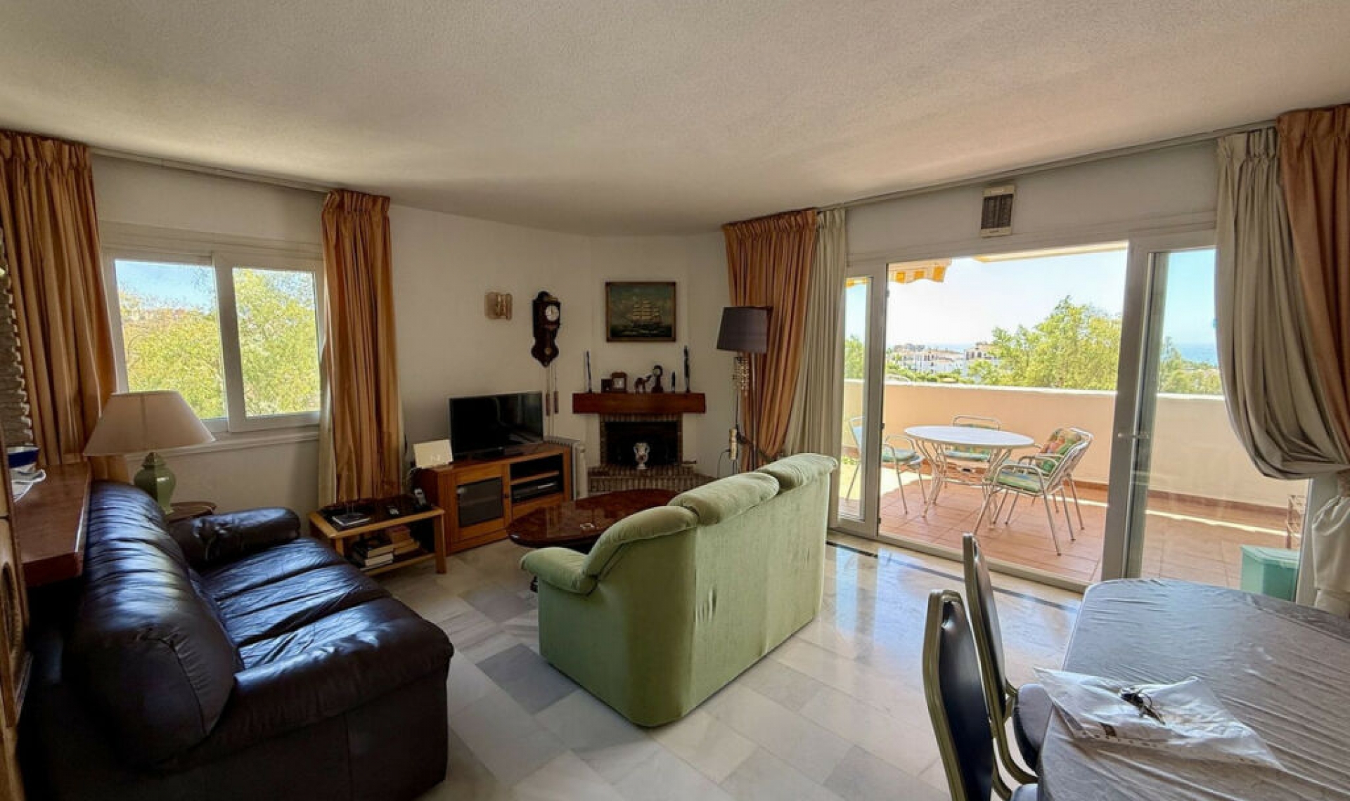 Resale - Apartment -
Calahonda