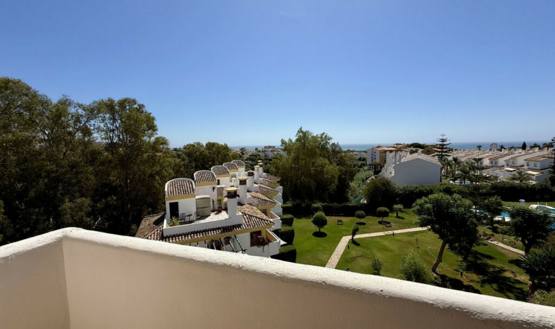 Resale - Apartment -
Calahonda