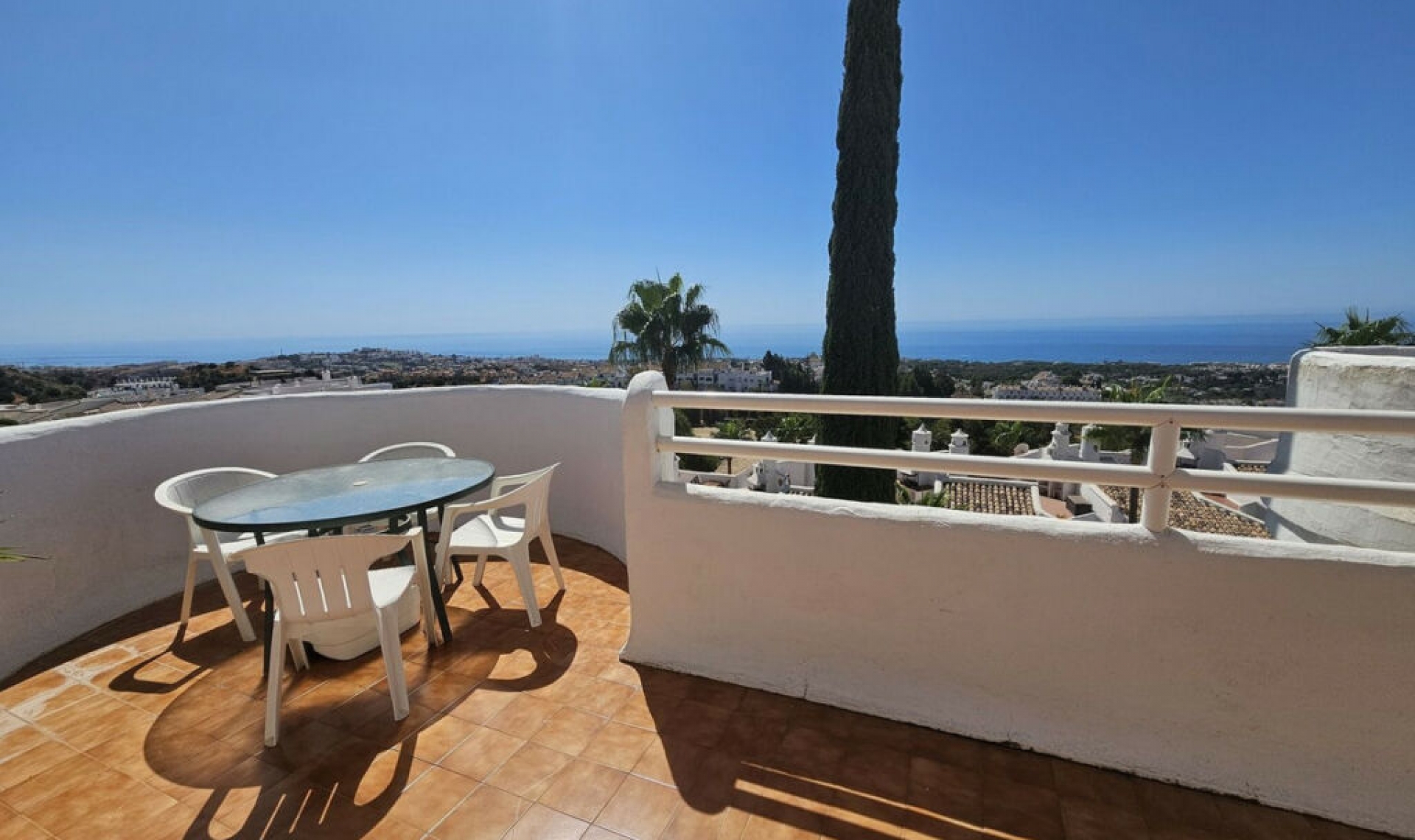 Resale - Apartment -
Calahonda