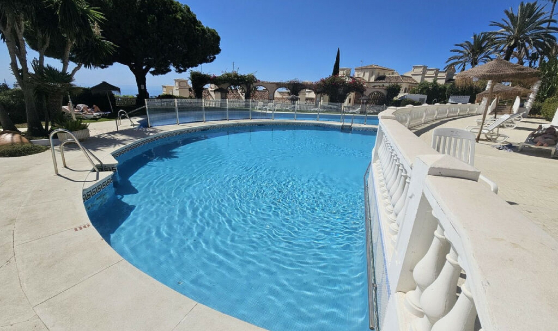 Resale - Apartment -
Calahonda