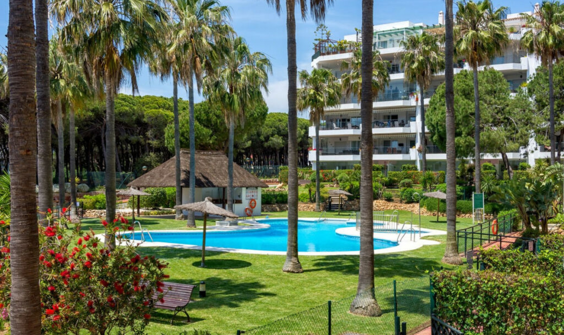 Resale - Apartment -
Calahonda