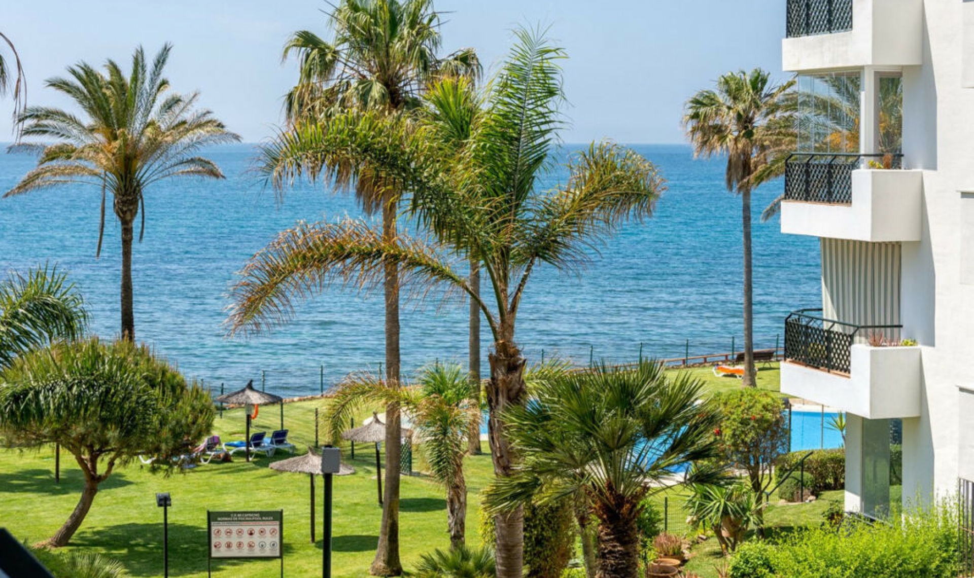 Resale - Apartment -
Calahonda