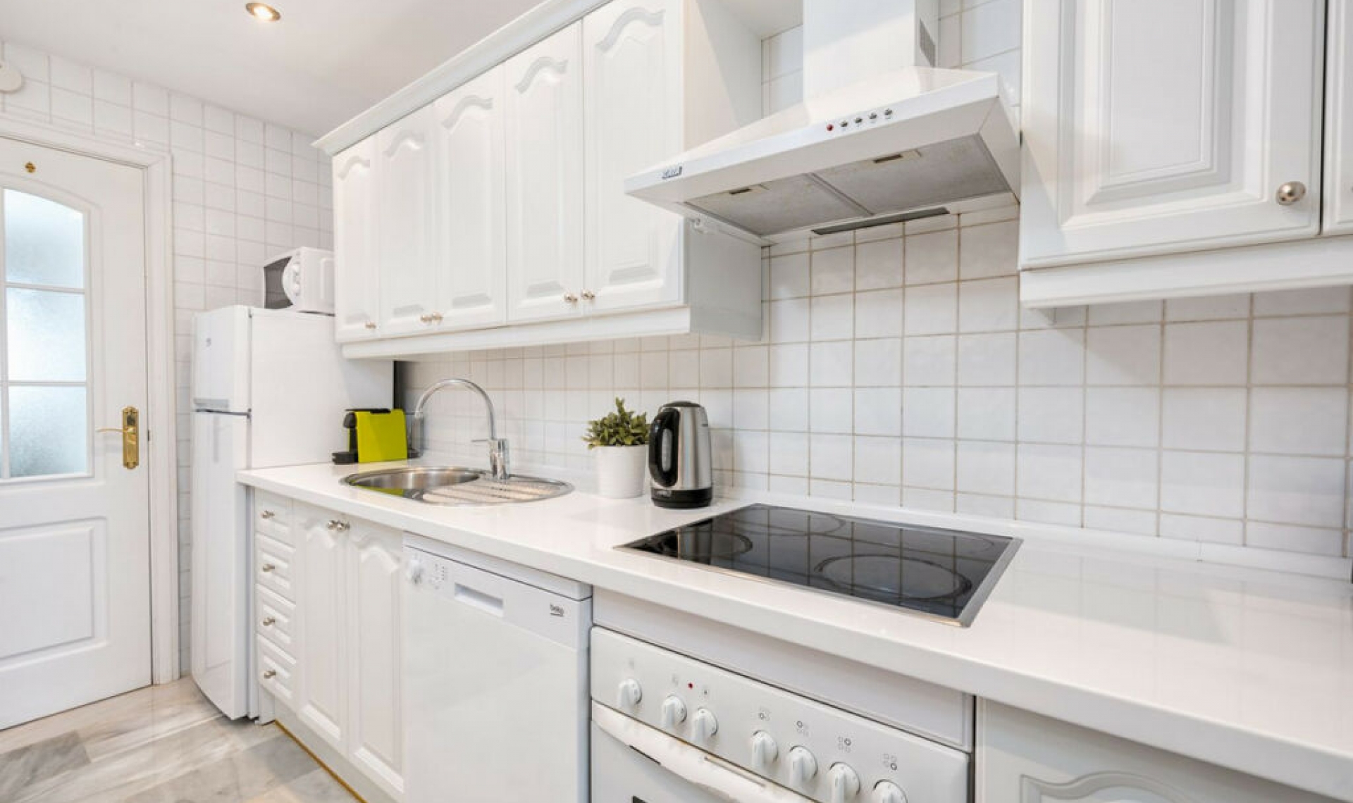 Resale - Apartment -
Calahonda