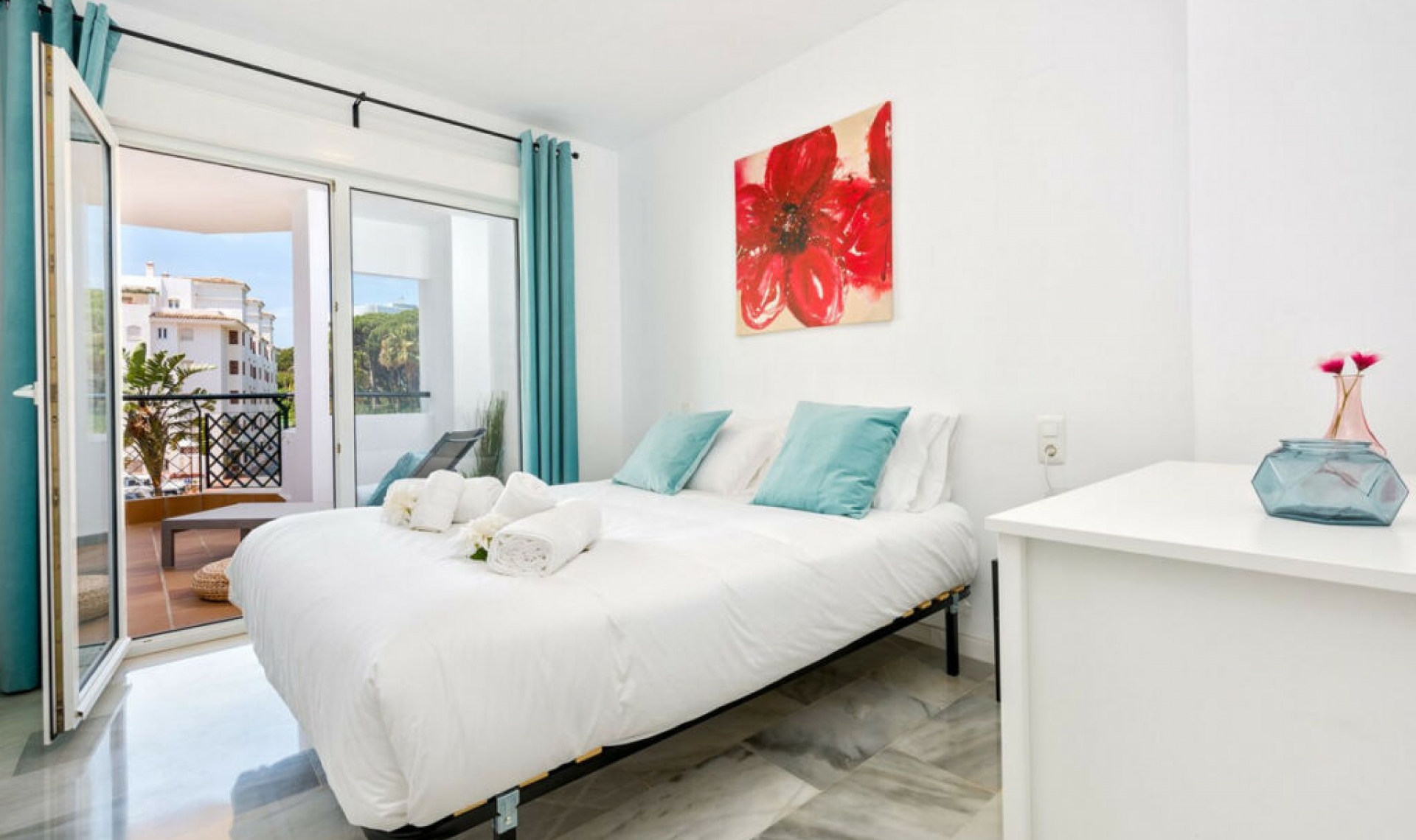Resale - Apartment -
Calahonda