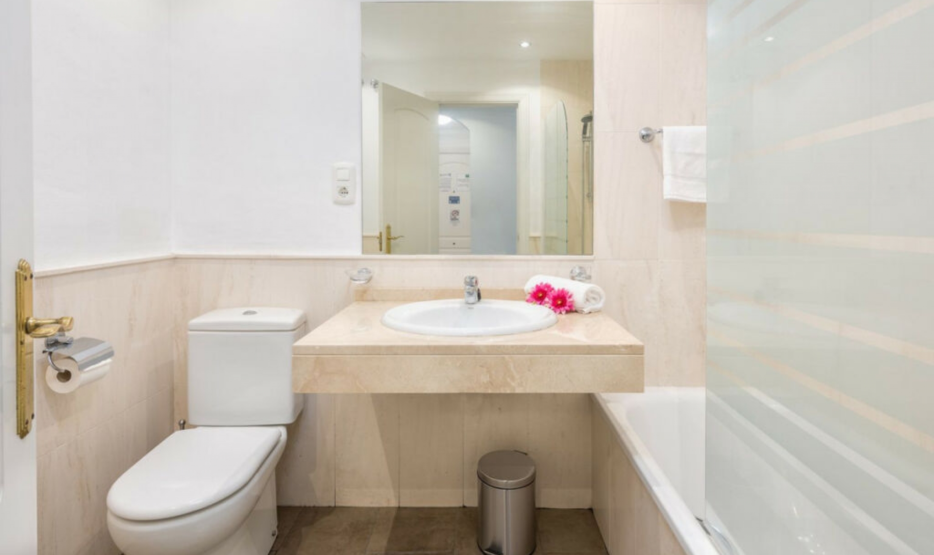 Resale - Apartment -
Calahonda