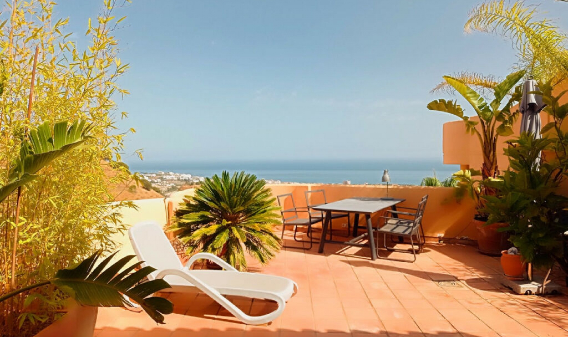 Resale - Apartment -
Calahonda