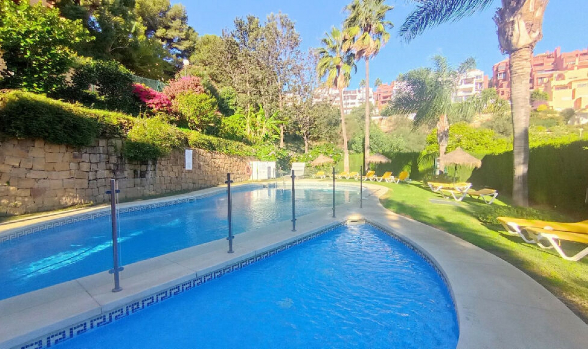 Resale - Apartment -
Calahonda
