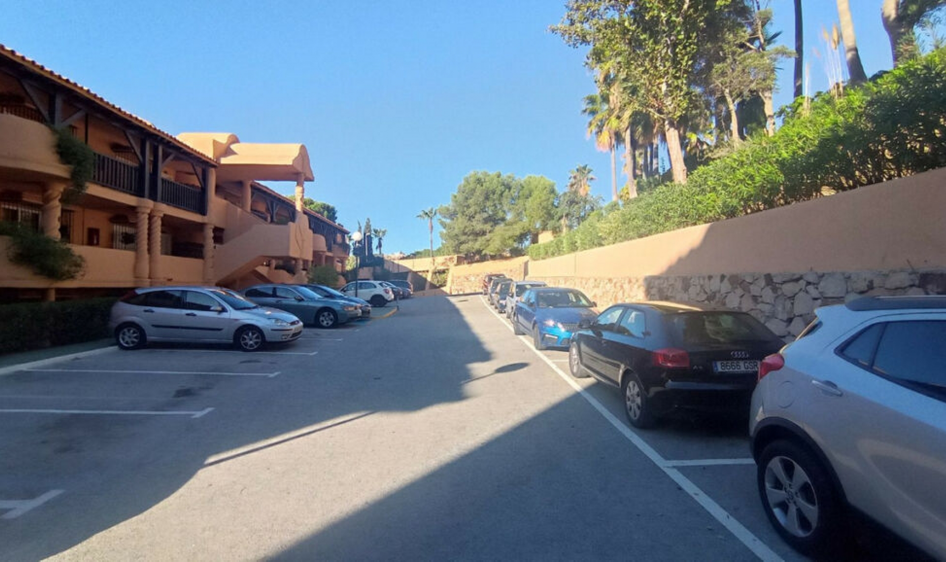 Resale - Apartment -
Calahonda