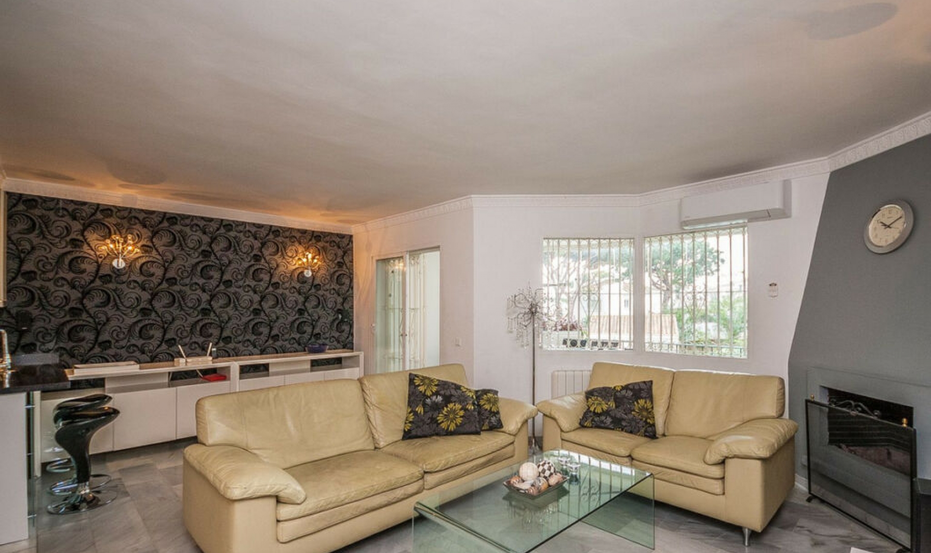 Resale - Apartment -
Calahonda