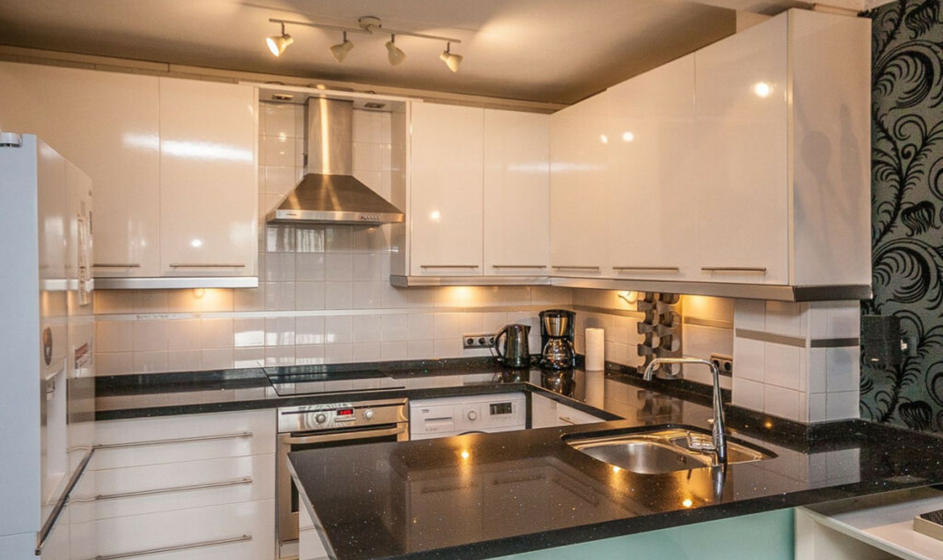Resale - Apartment -
Calahonda