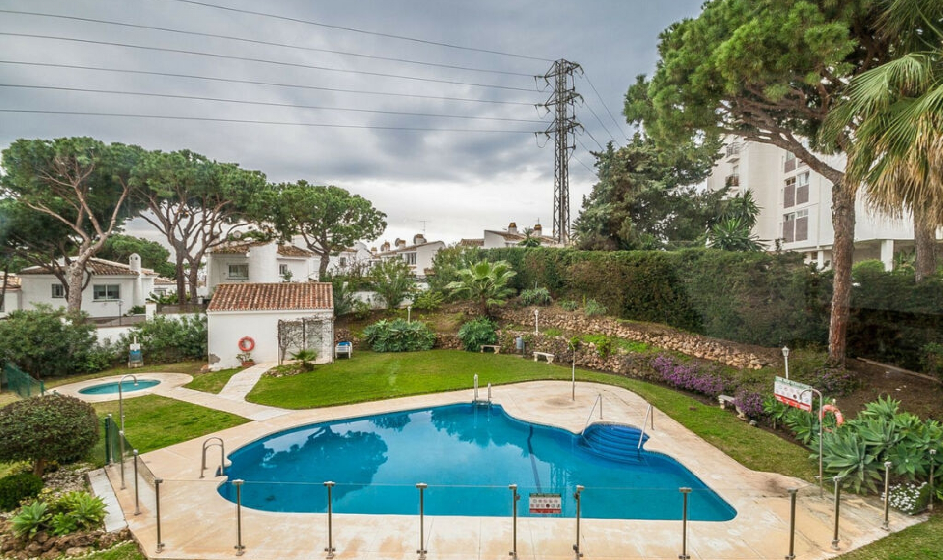 Resale - Apartment -
Calahonda
