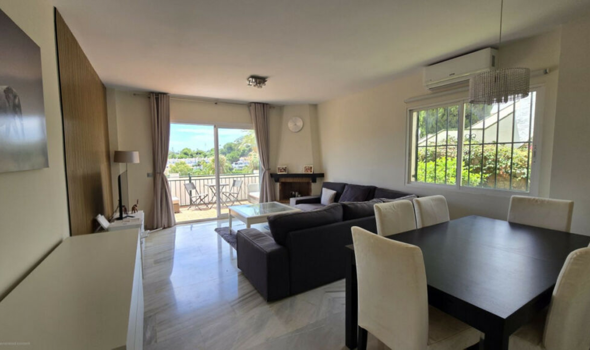Resale - Apartment -
Calahonda
