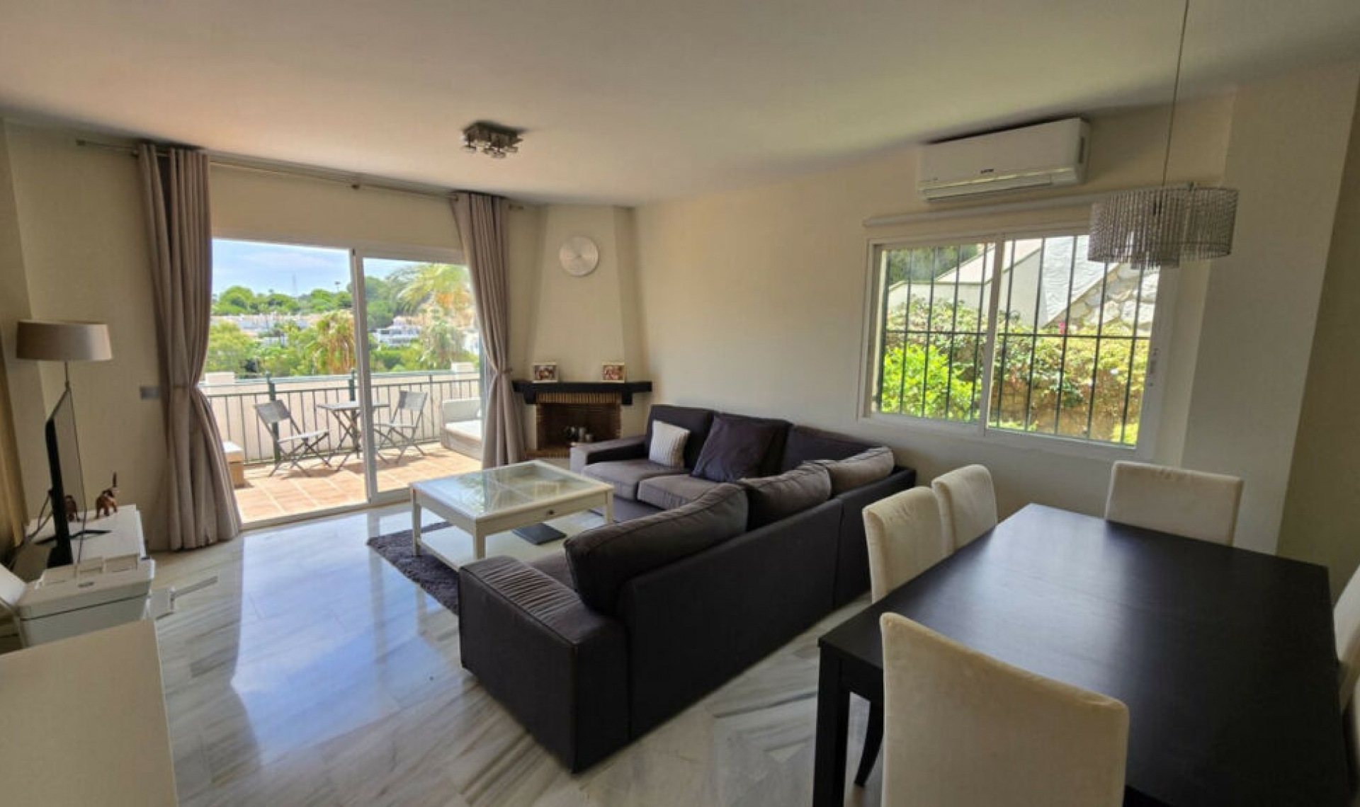 Resale - Apartment -
Calahonda