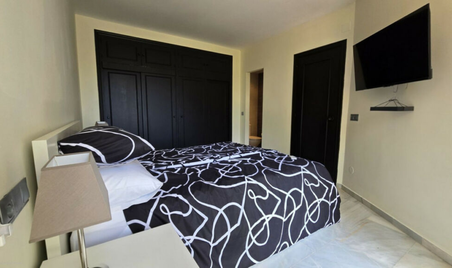 Resale - Apartment -
Calahonda