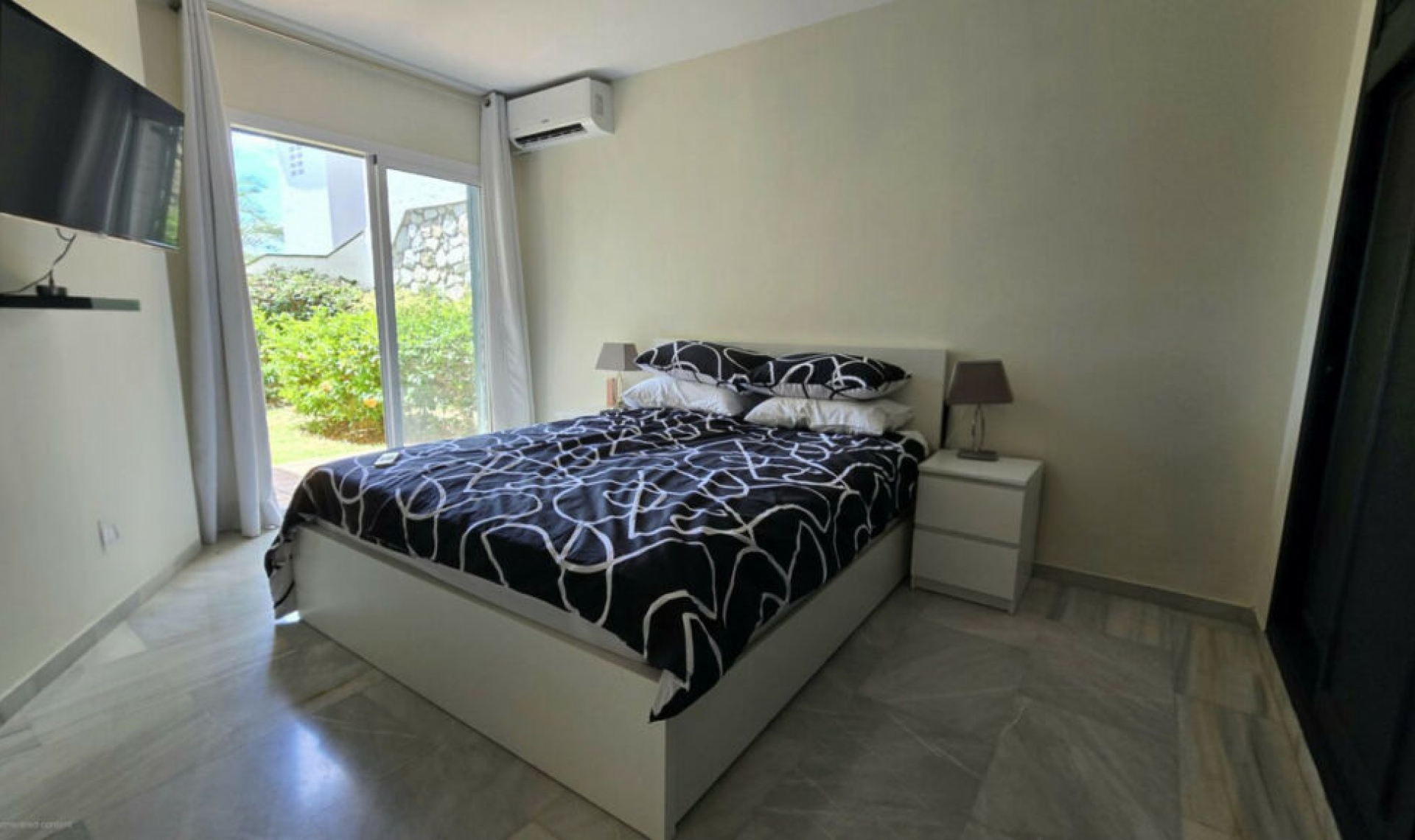 Resale - Apartment -
Calahonda