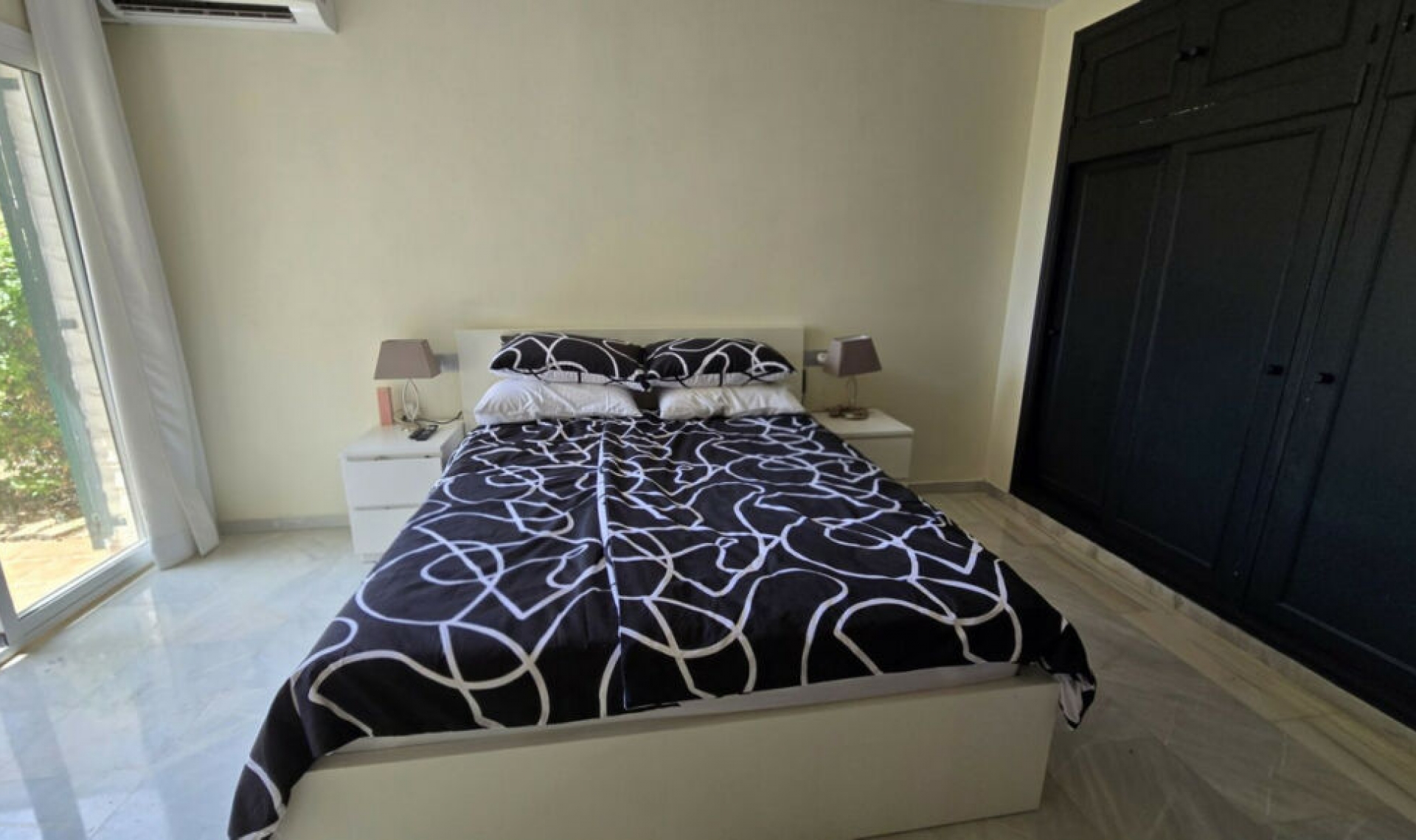 Resale - Apartment -
Calahonda