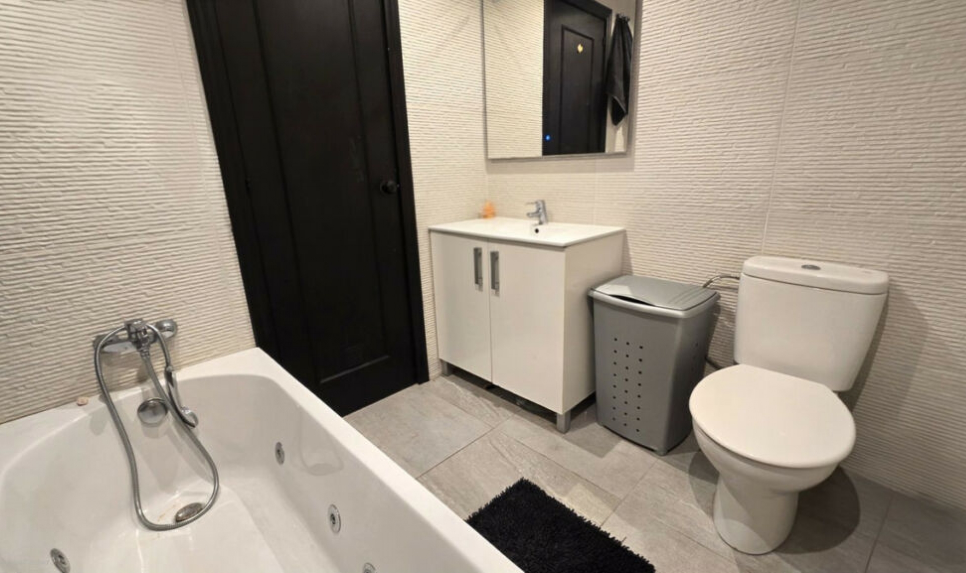 Resale - Apartment -
Calahonda