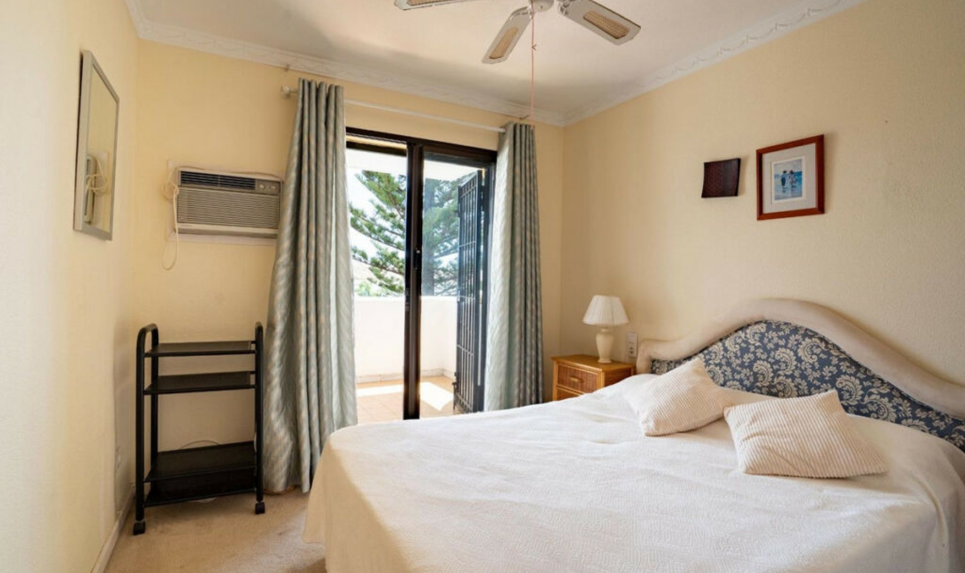 Resale - Apartment -
Calahonda