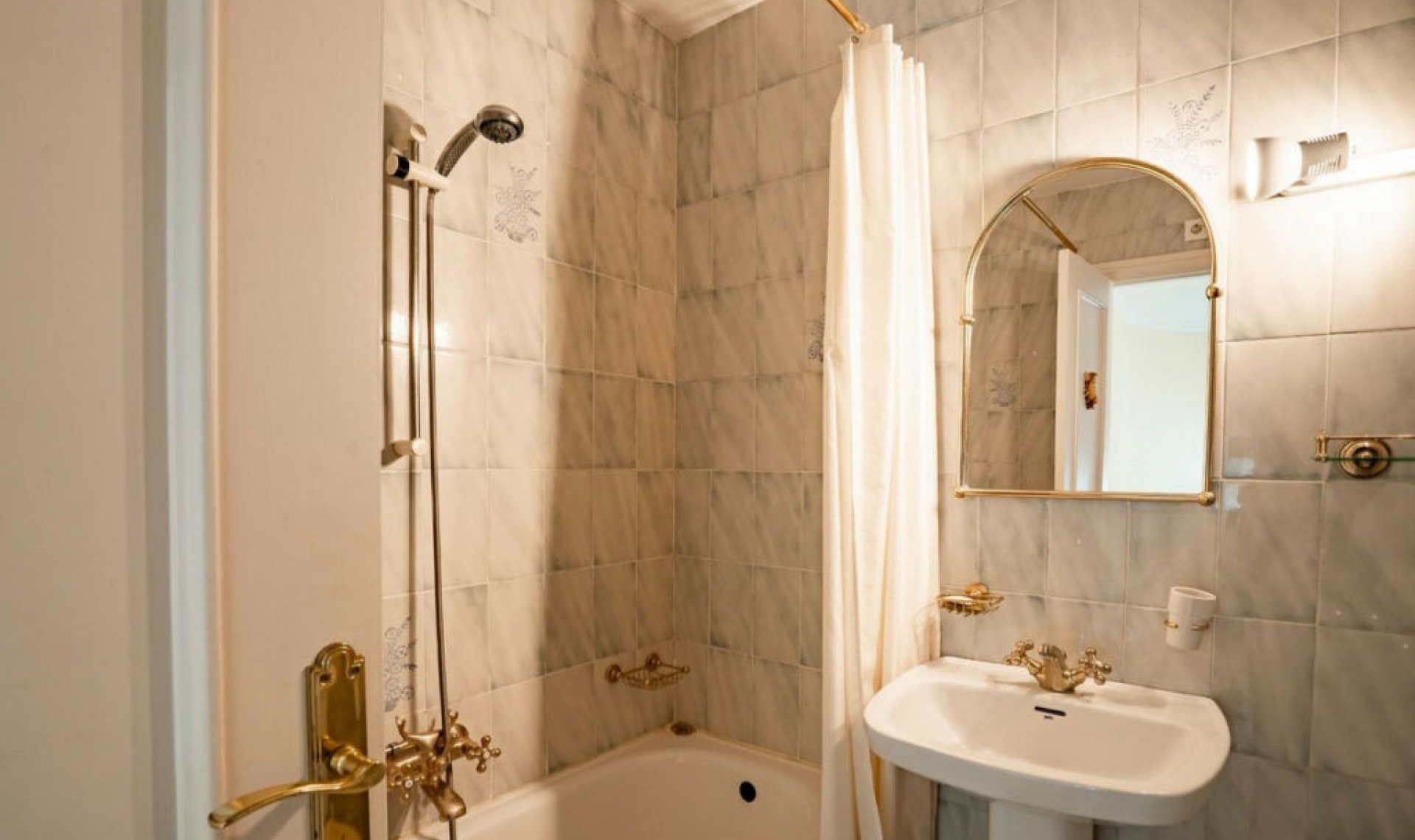 Resale - Apartment -
Calahonda