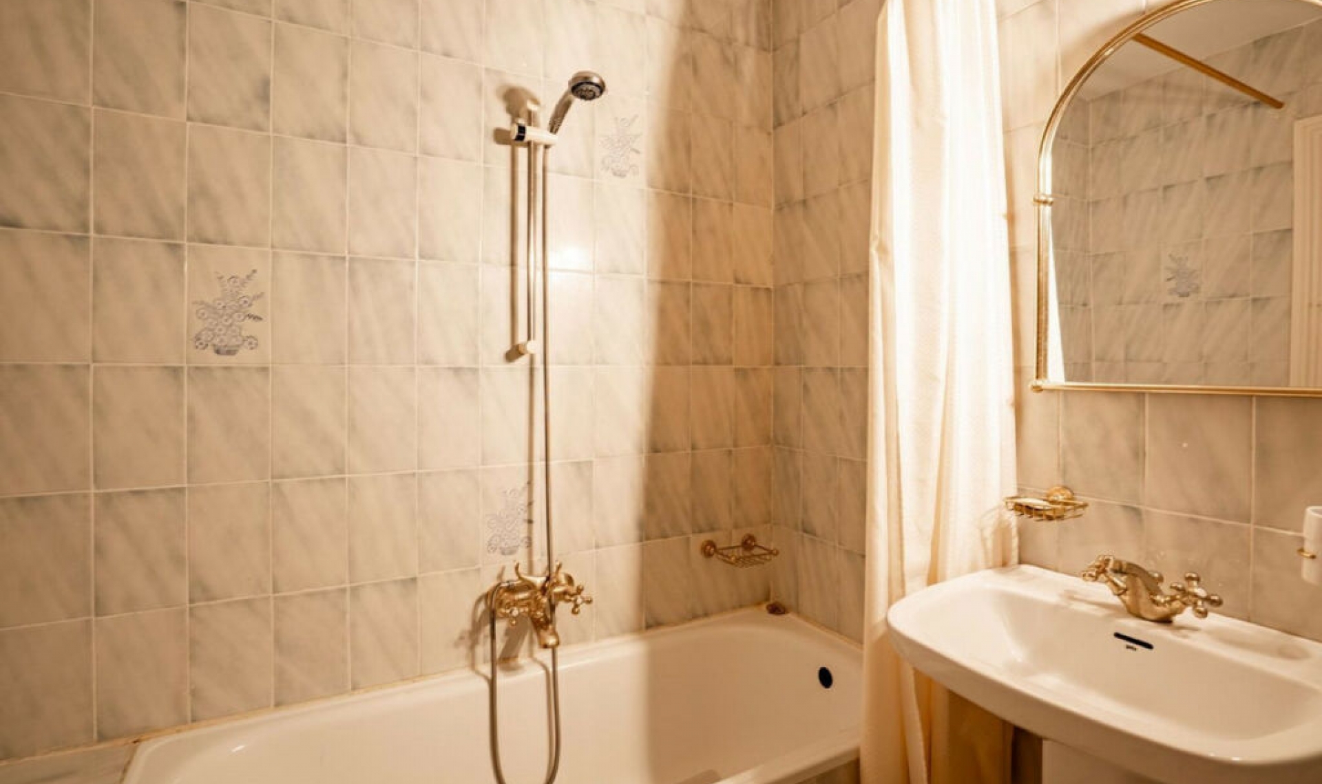 Resale - Apartment -
Calahonda