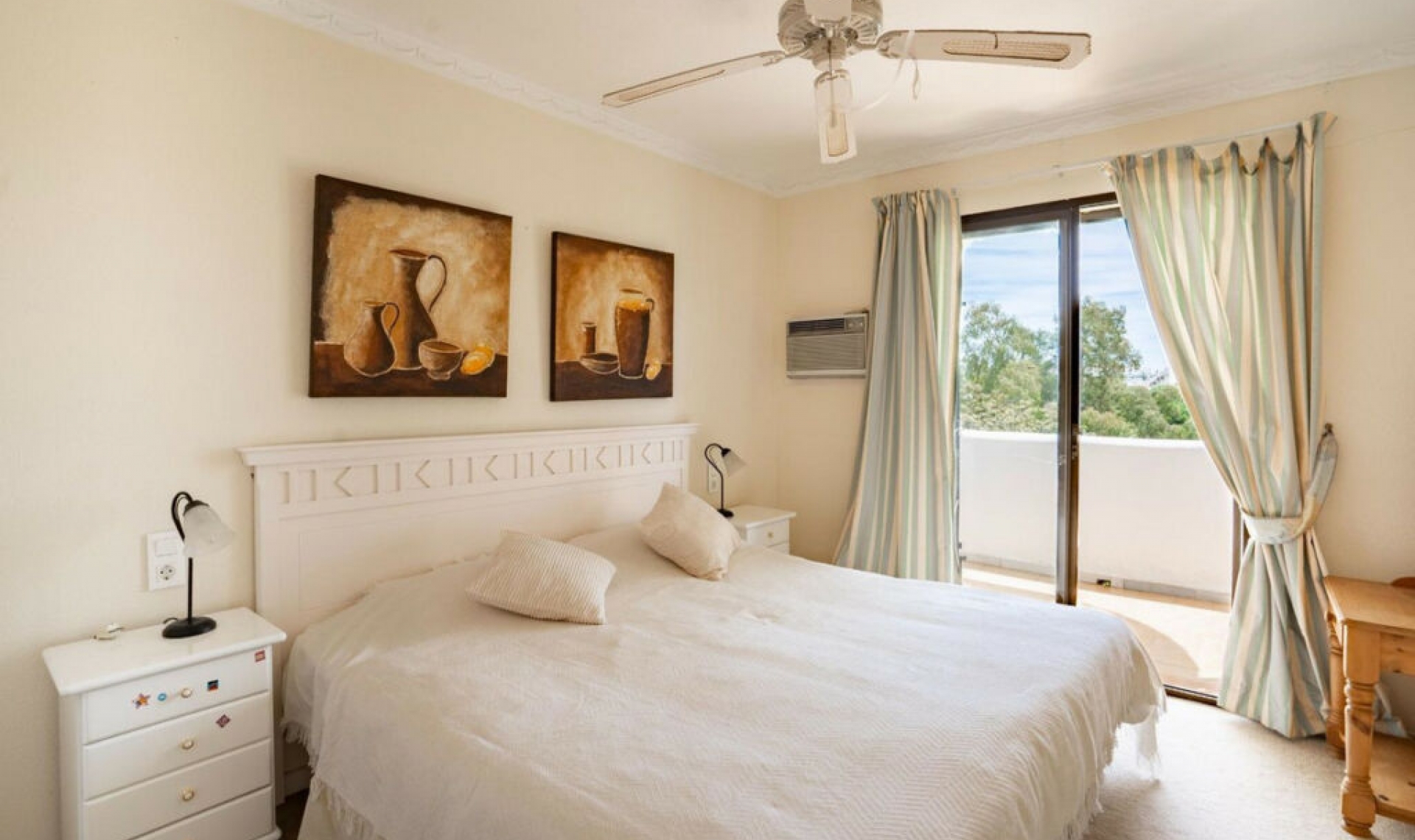 Resale - Apartment -
Calahonda