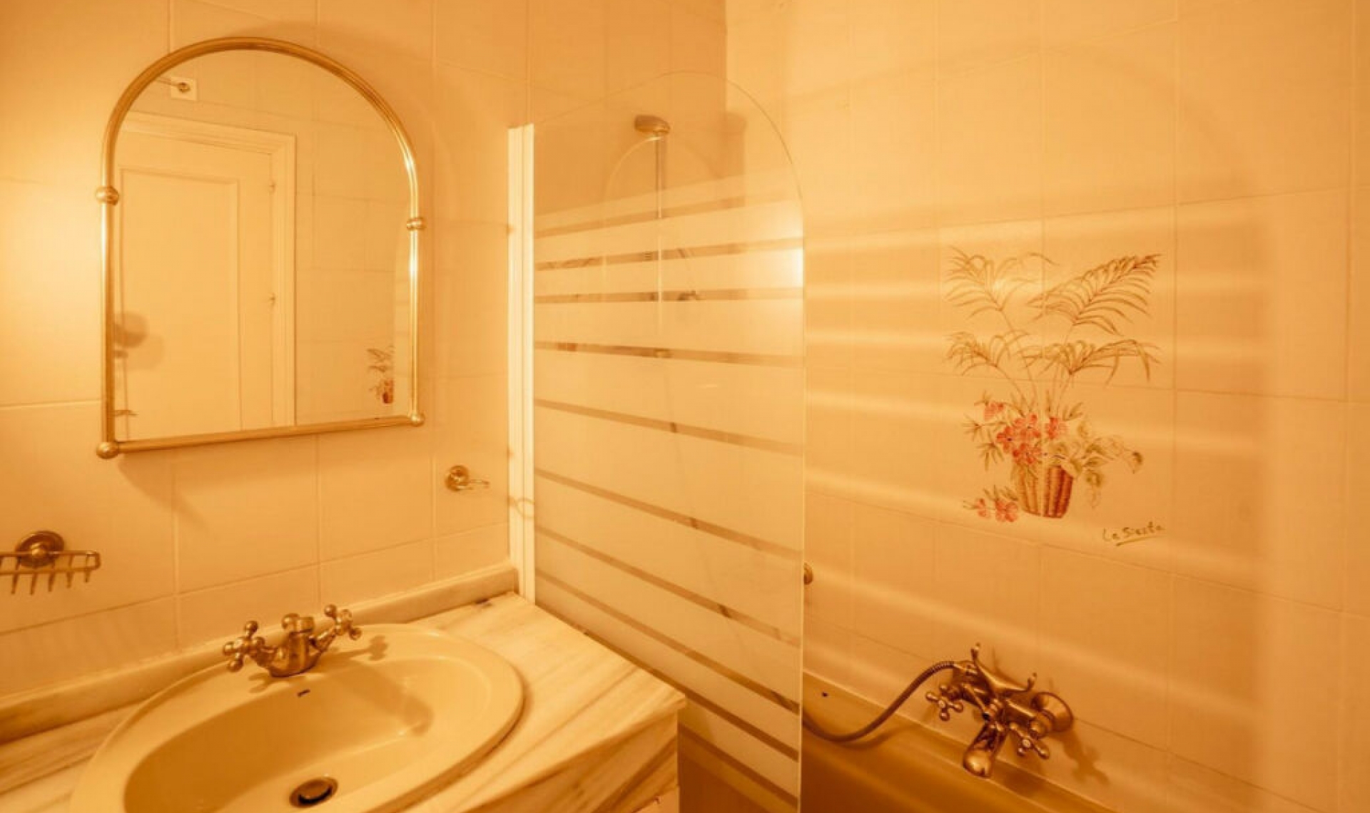 Resale - Apartment -
Calahonda