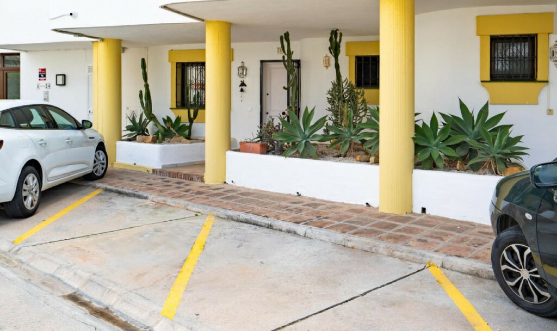 Resale - Apartment -
Calahonda