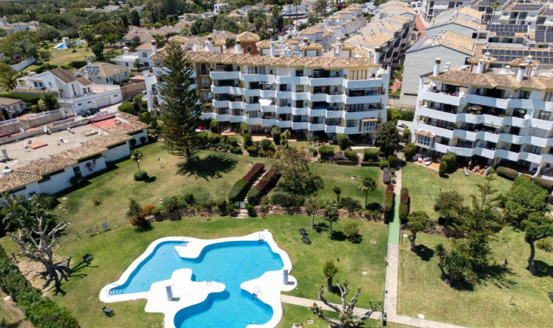 Resale - Apartment -
Calahonda