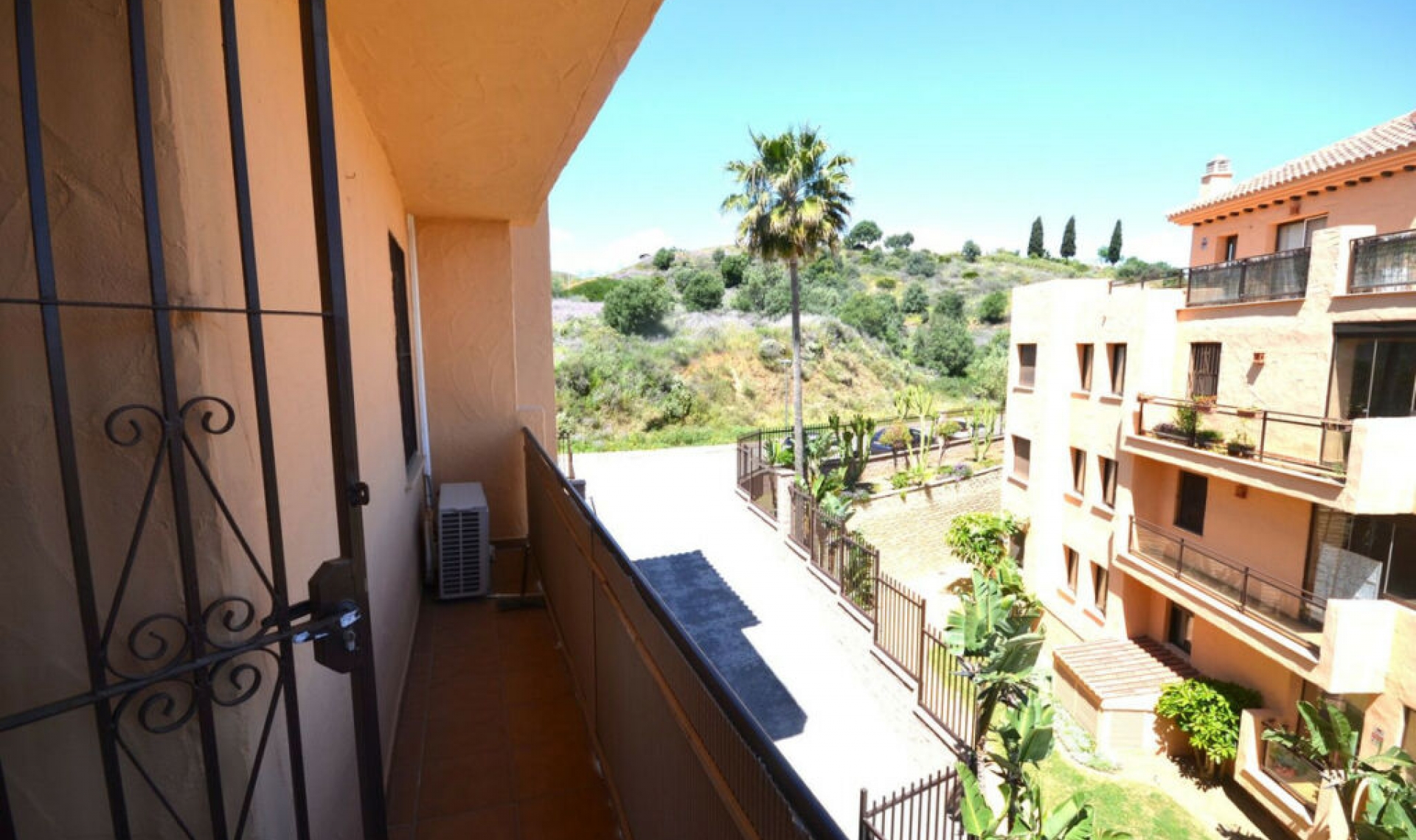 Resale - Apartment -
Calanova Golf