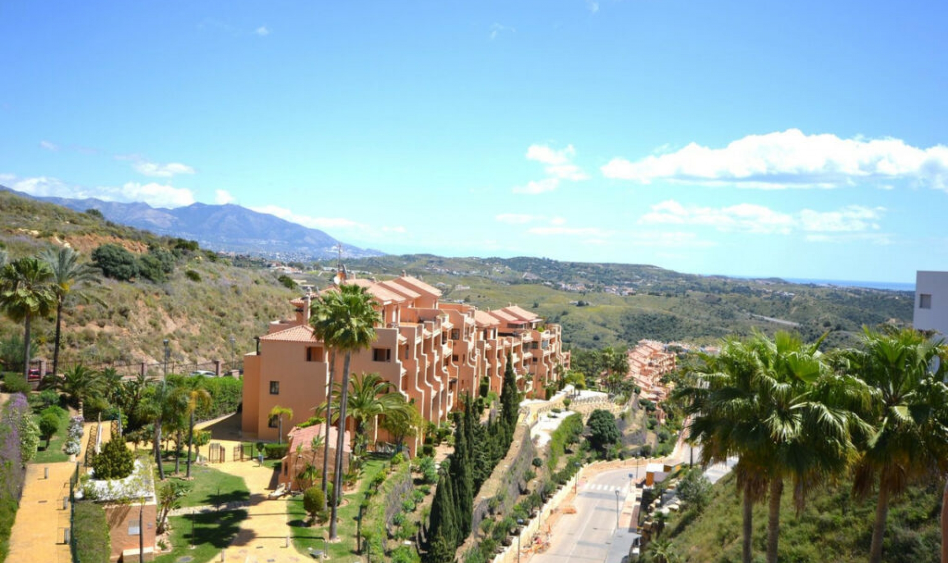 Resale - Apartment -
Calanova Golf