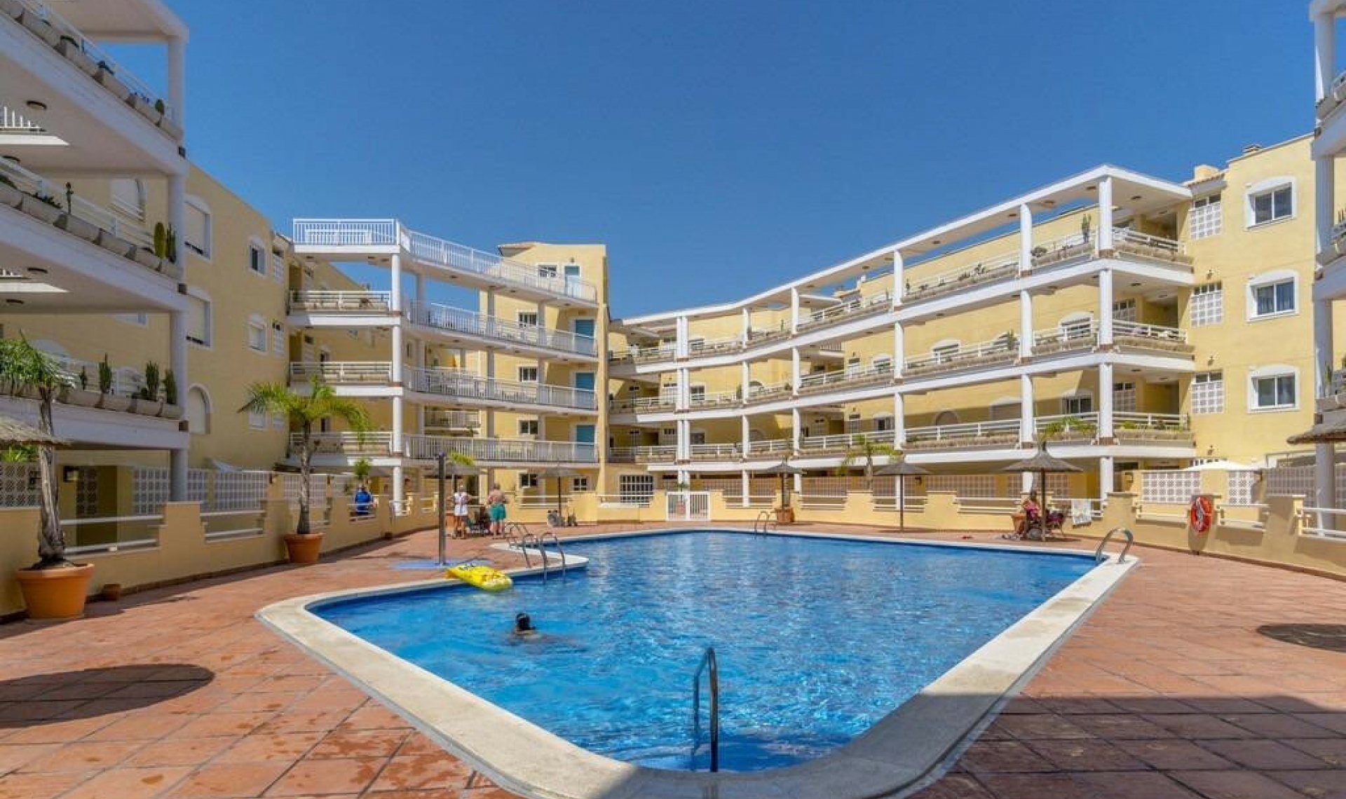 Resale - Apartment -
Campoamor