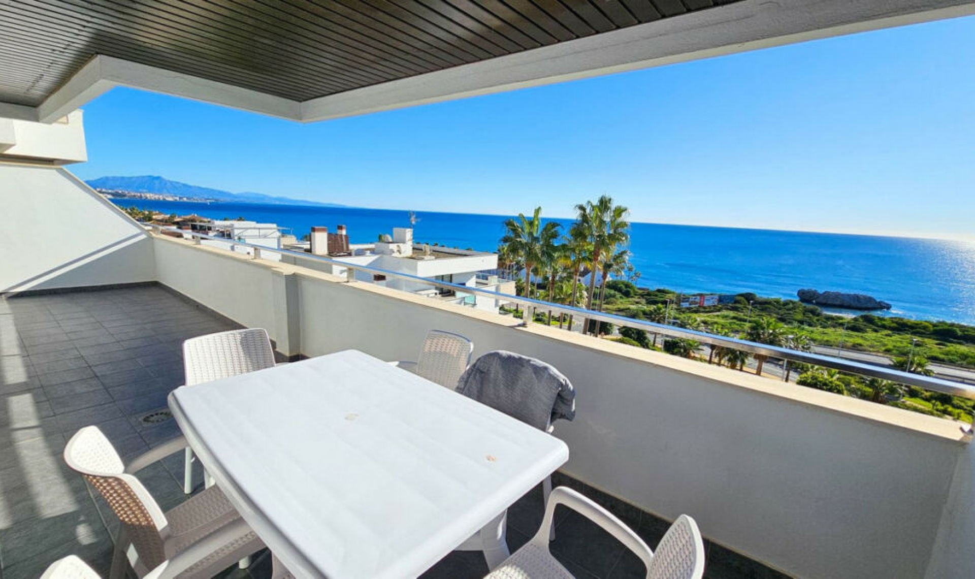 Resale - Apartment -
Casares Playa