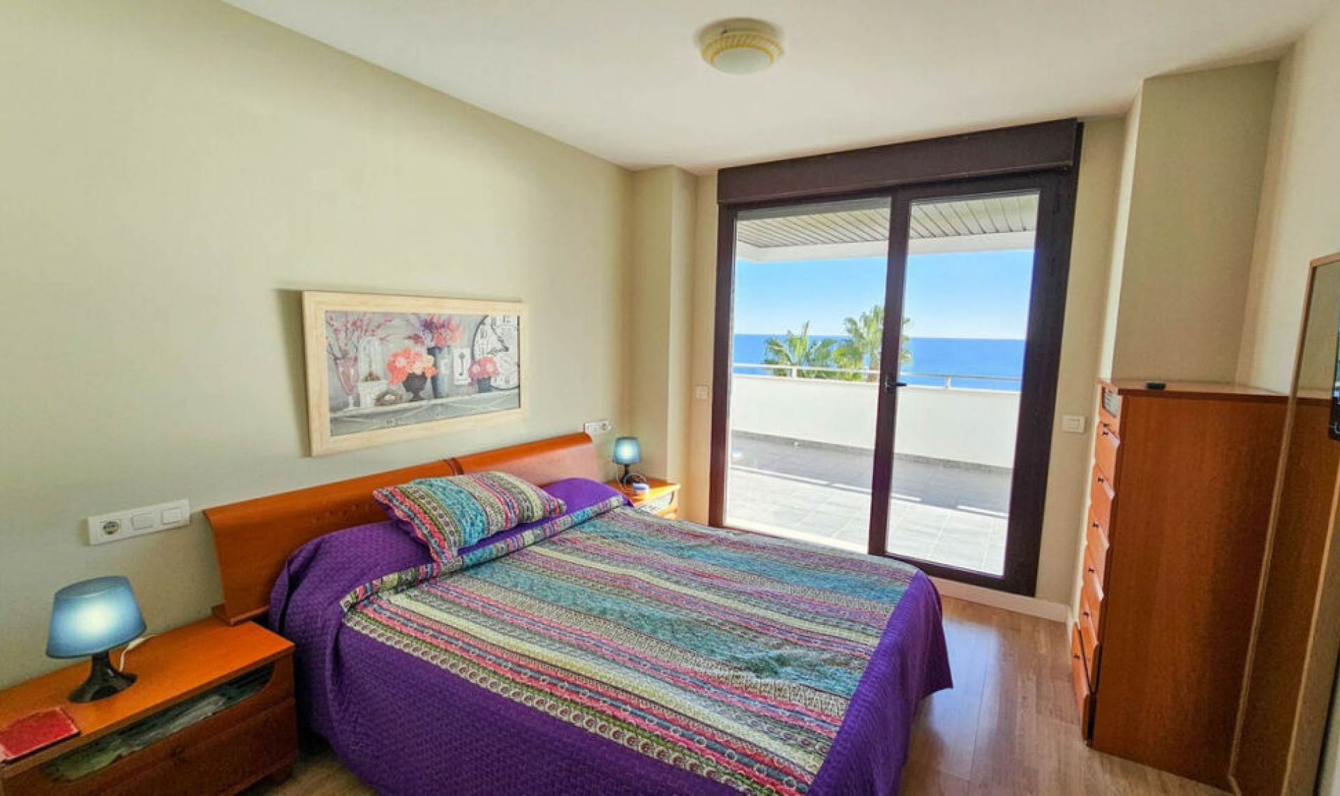 Resale - Apartment -
Casares Playa