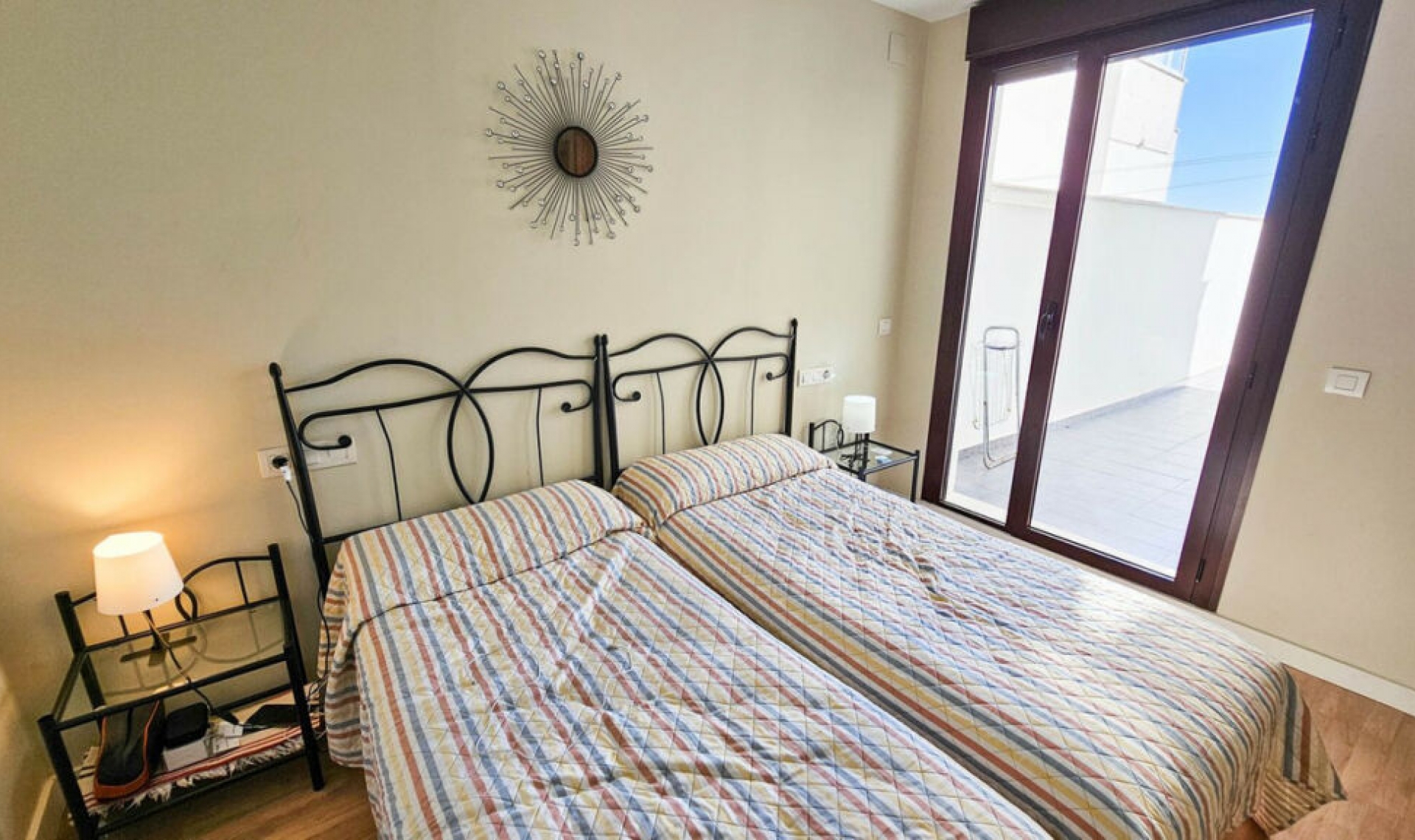 Resale - Apartment -
Casares Playa