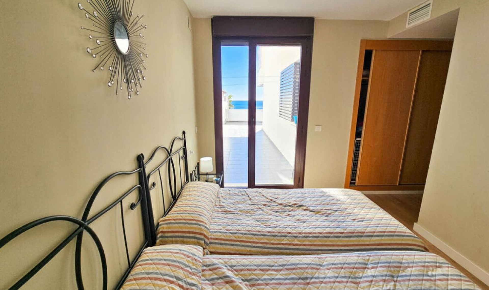 Resale - Apartment -
Casares Playa