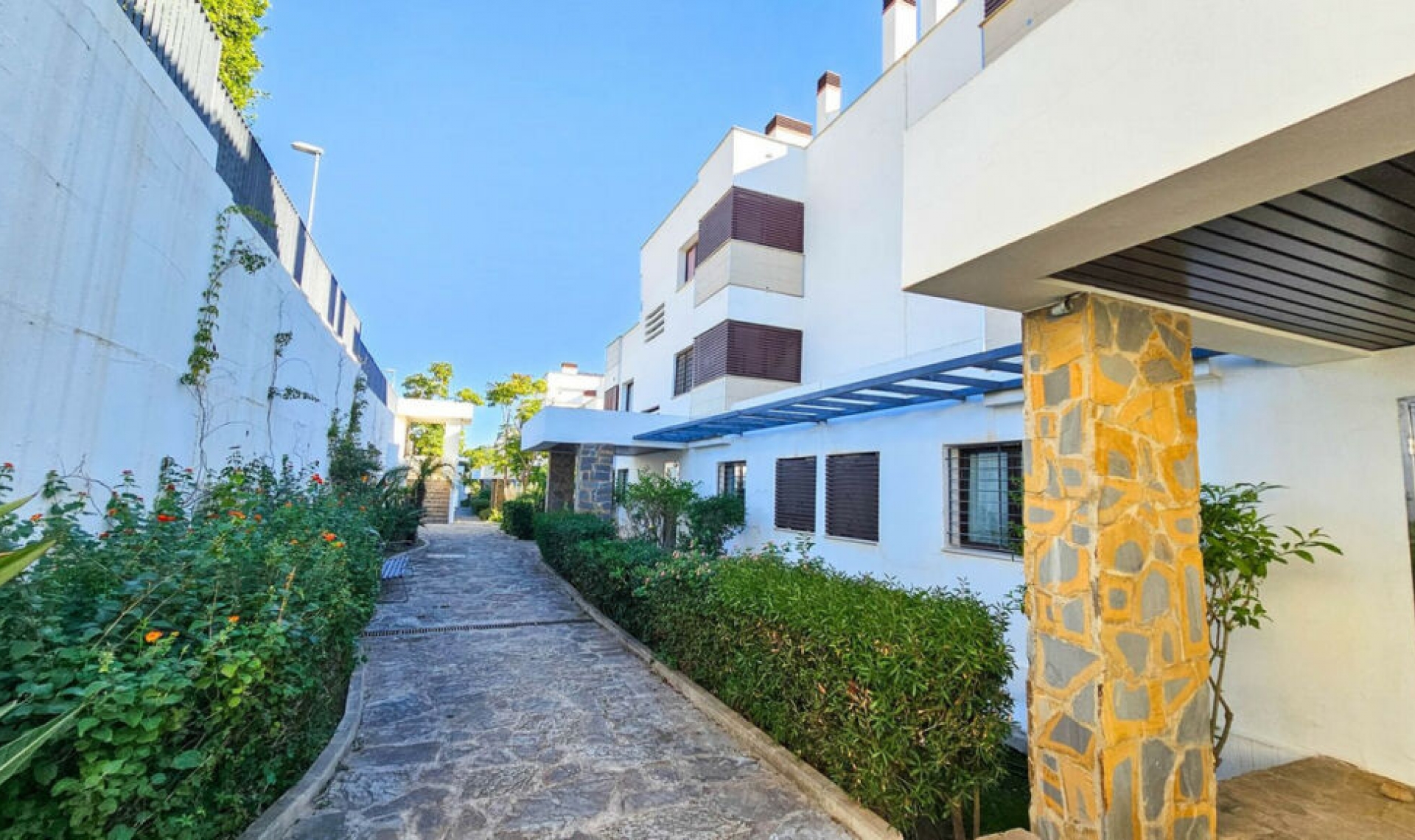 Resale - Apartment -
Casares Playa