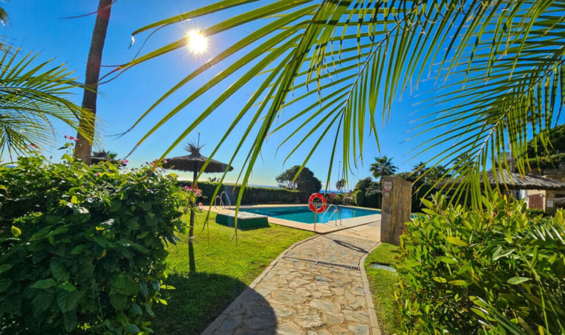 Resale - Apartment -
Casares Playa