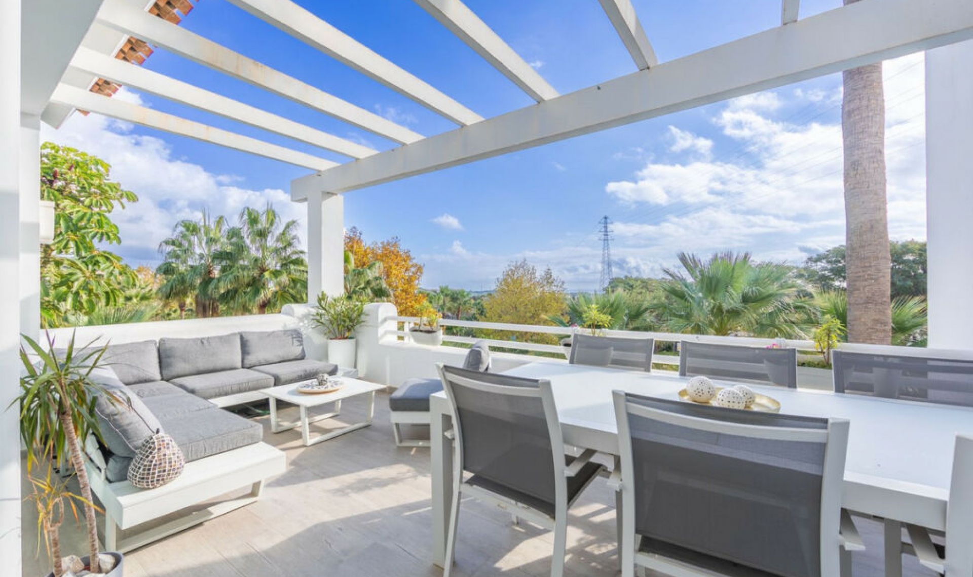 Resale - Apartment -
Casares Playa