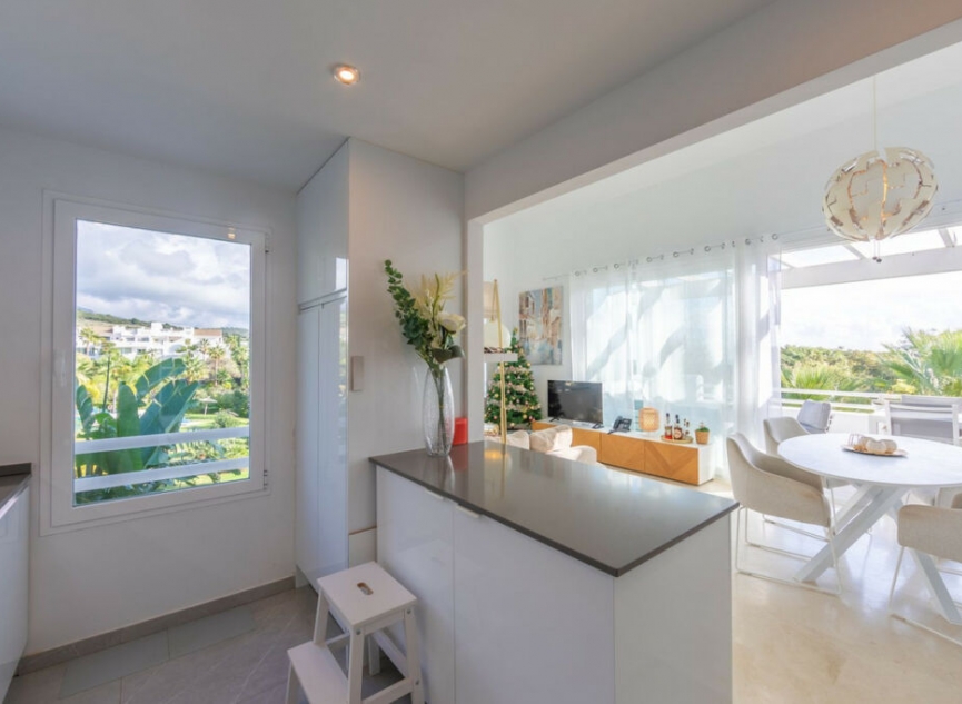 Resale - Apartment -
Casares Playa