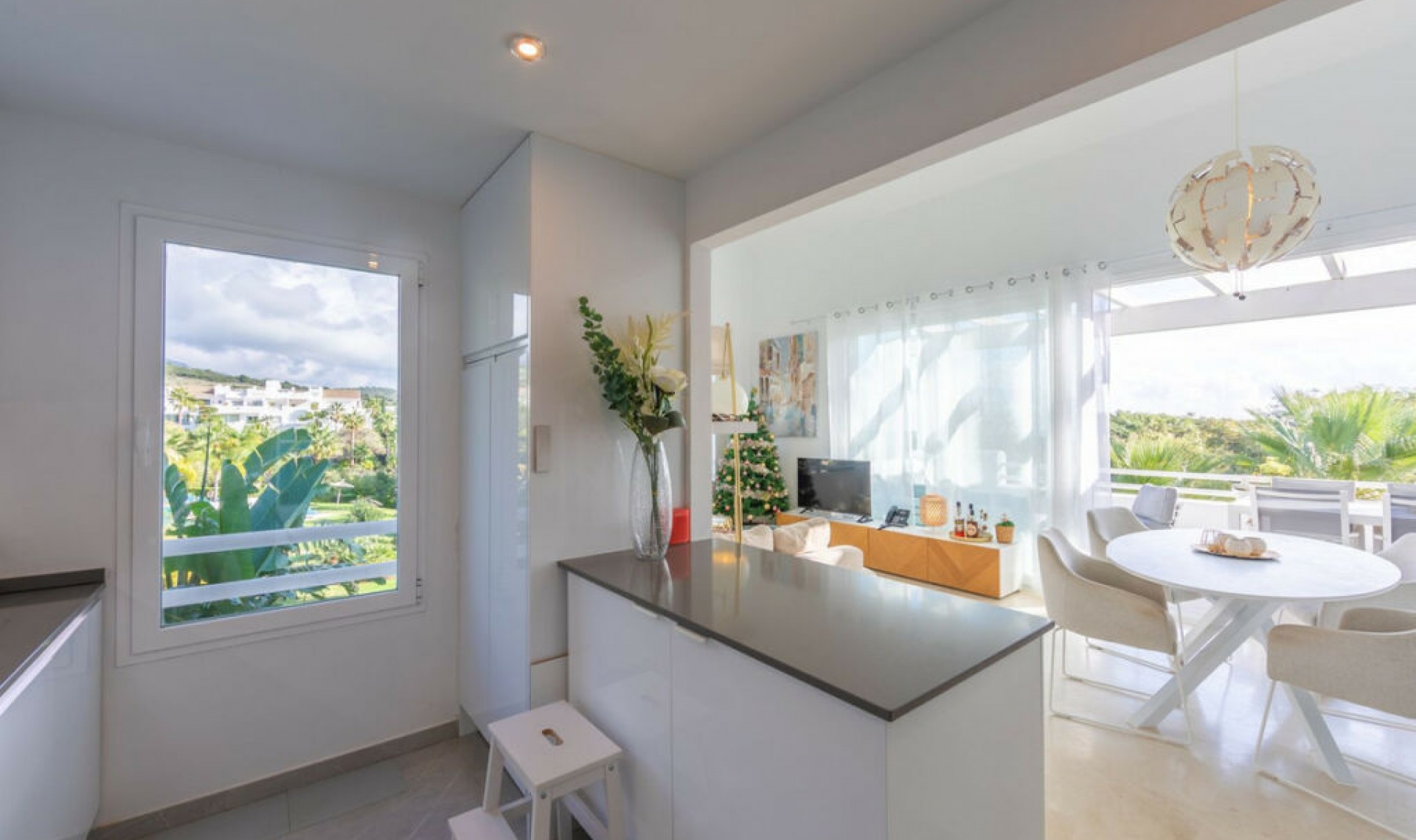 Resale - Apartment -
Casares Playa