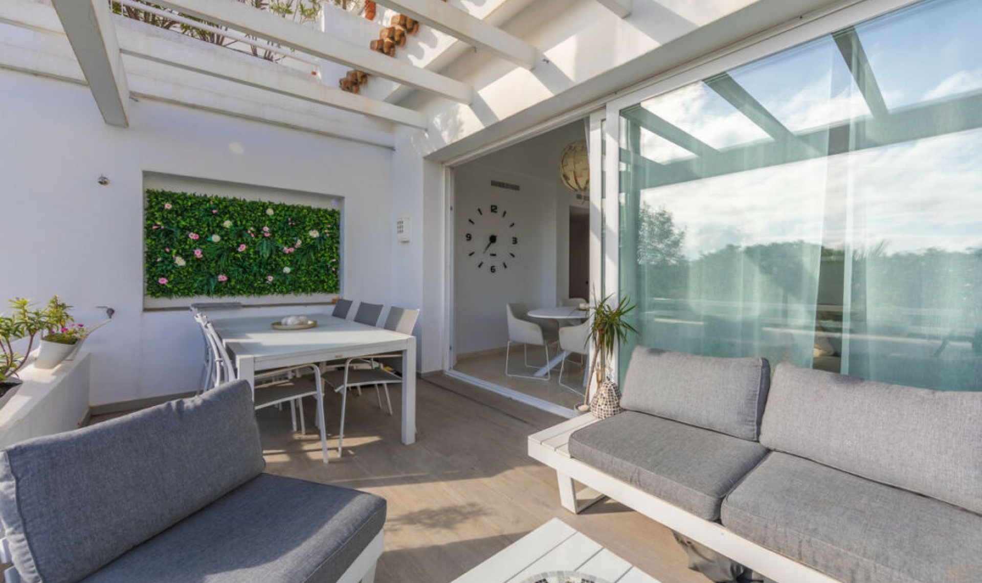 Resale - Apartment -
Casares Playa