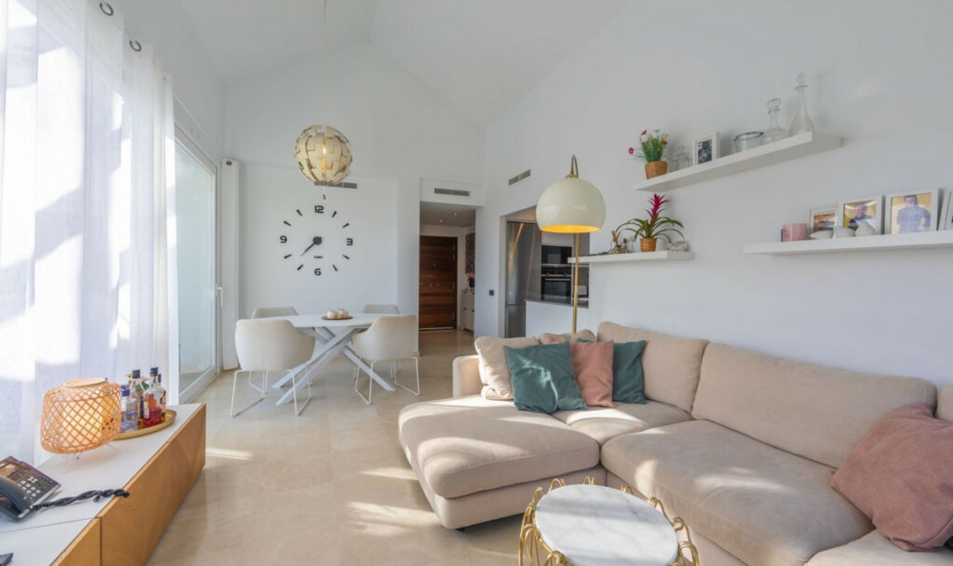 Resale - Apartment -
Casares Playa