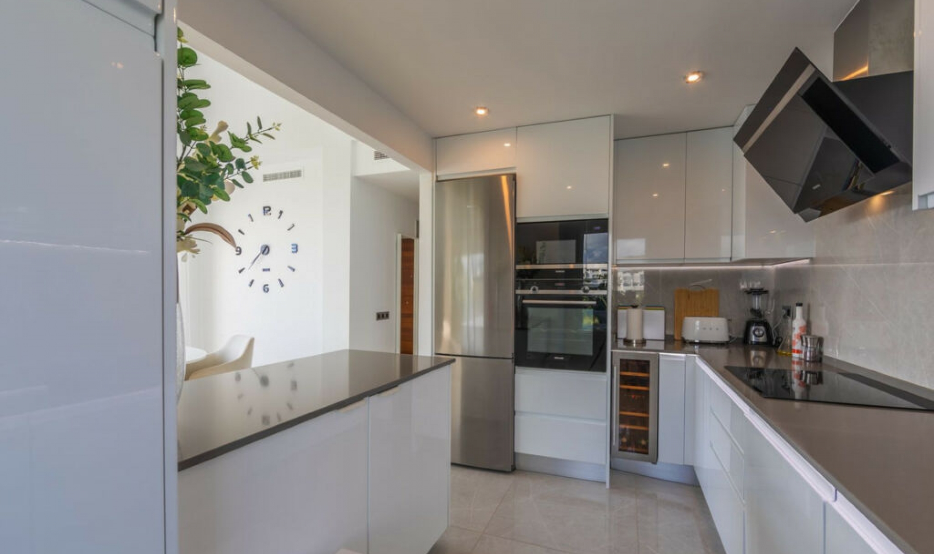 Resale - Apartment -
Casares Playa